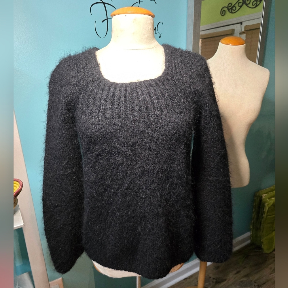 ⚡️BCBGMaxAzria Black Plush Fuzzy Alpaca Sweater - Picture 5 of 6